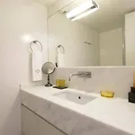 Sunny Viewpoint Graca Apartment Lisbon