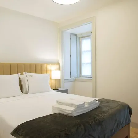 Sunny Viewpoint Graca Apartment Lisbon